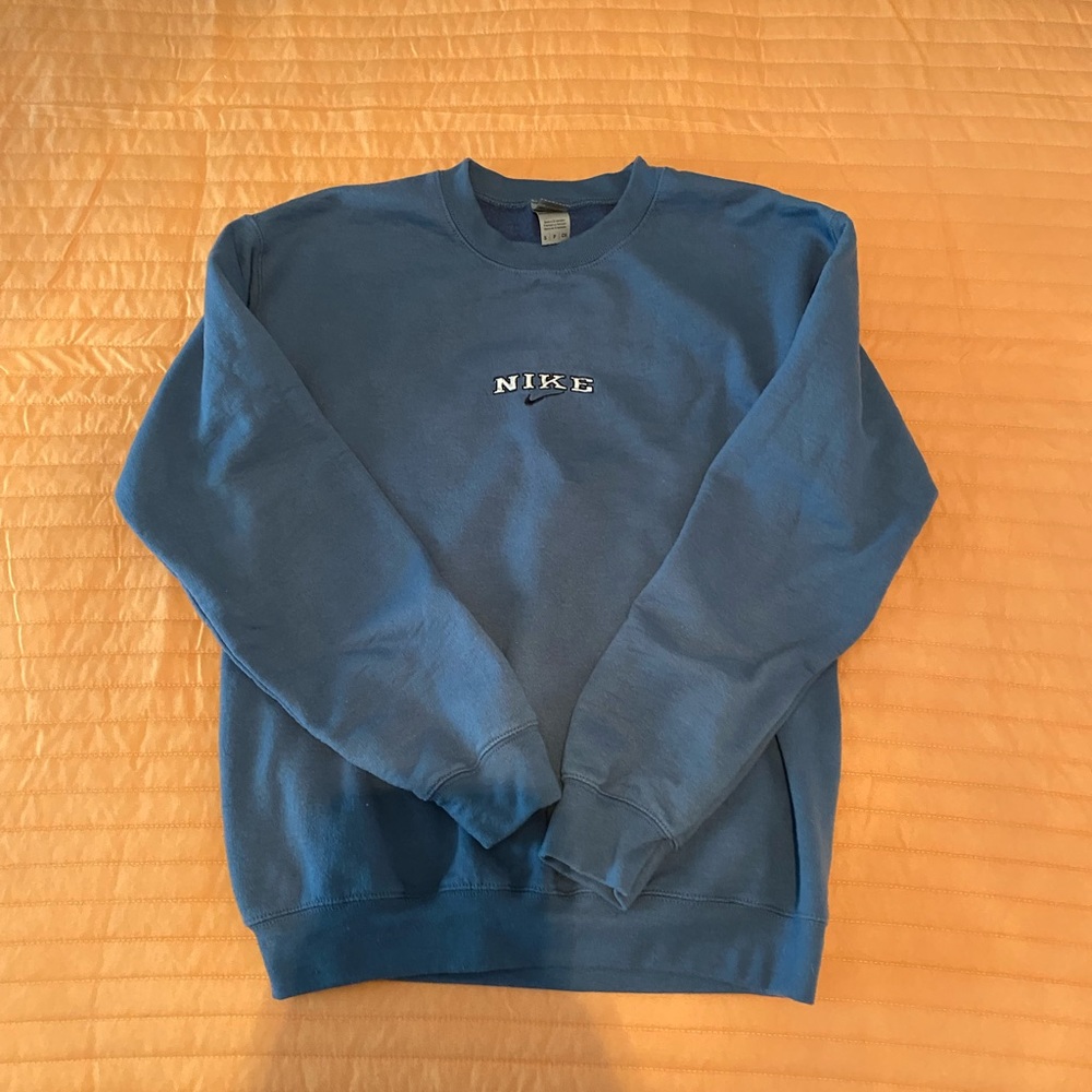 women nike blue crewneck